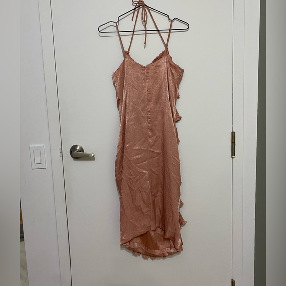 Satin rose dress 🩷 - Picture 2 of 2